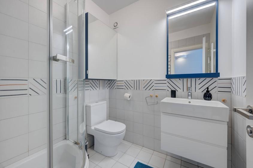 Apartament cu 4 camere semidecomandat, mobilat în Militari