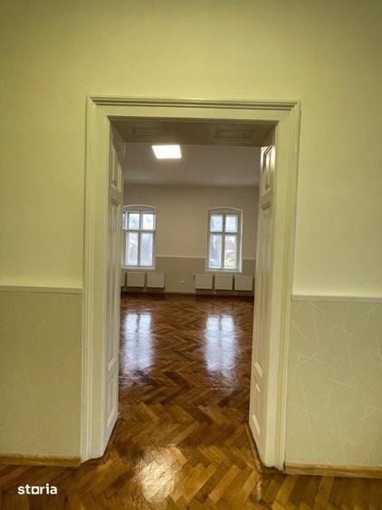 Spațiu comercial, de 60 mp, în Central