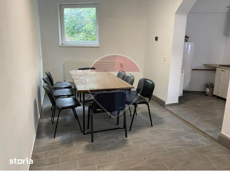 Casă cu 5 camere cu Teren 300 Mp în Central