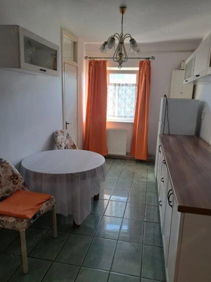 Apartament cu 2 camere decomandat, mobilat în Girocului