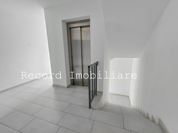 Apartament cu 2 camere semidecomandat în Florești