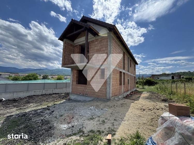 Casă cu 4 camere cu Teren 513 Mp în Central