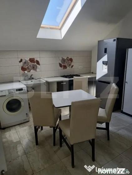 Casă cu 5 camere cu Teren 100 Mp în Central