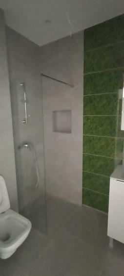 Apartament cu 3 camere decomandat în Găgeni