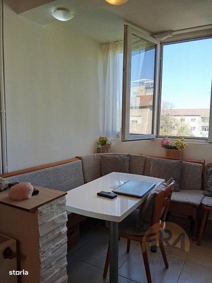 Garsonieră decomandată în Decebal