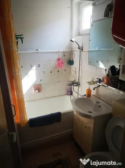 Apartament cu 4 camere decomandat în Vest