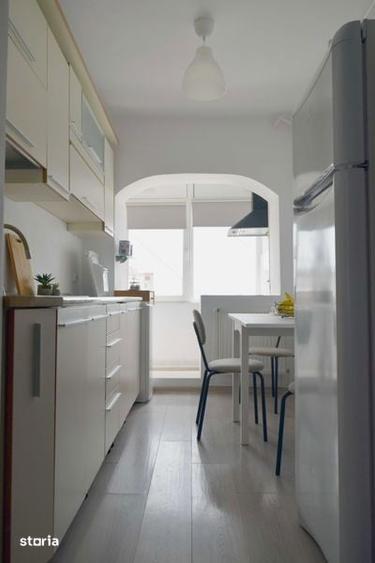 Apartament cu 3 camere în Micro 6