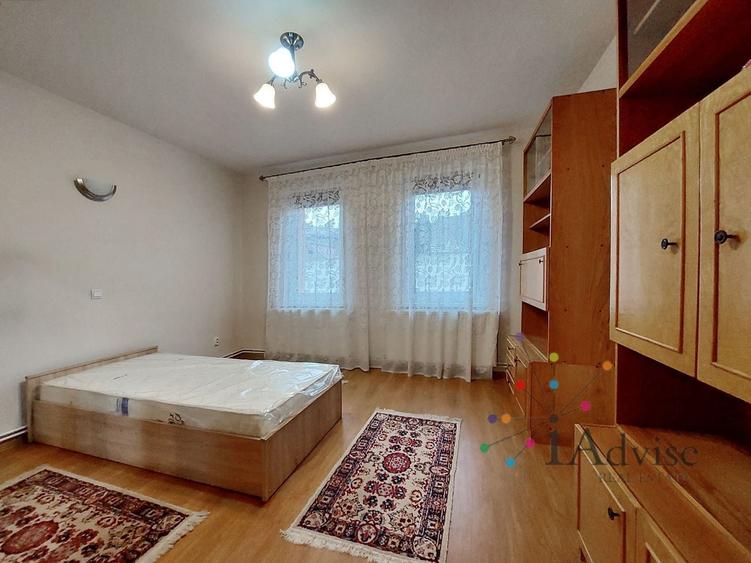 Casă individuală cu 3 camere cu Canalizare în Centrul Civic