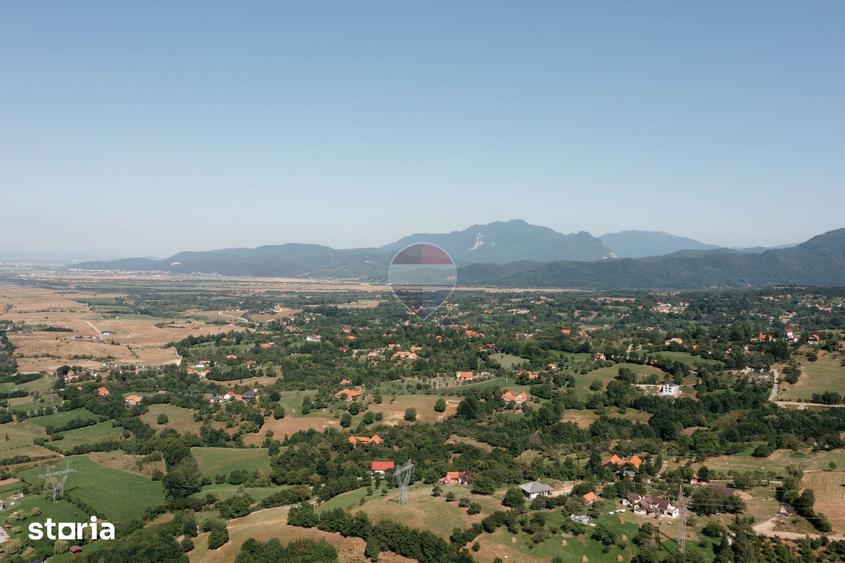 Teren de 3000 mp, în Bran