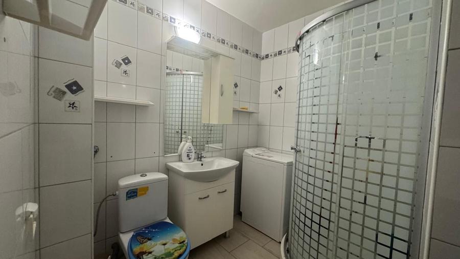 Apartament cu 2 camere decomandat, mobilat în Polonă