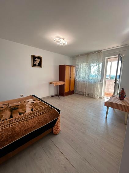 Apartament cu 2 camere decomandat în Sat Vacanță
