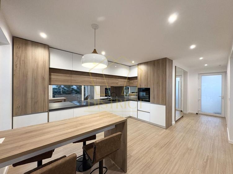 Duplex cu 4 camere cu Canalizare în Girocului