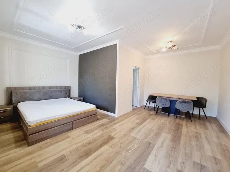 Casă cu 3 camere cu Teren 240 Mp în Central