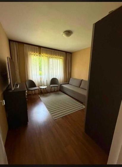 Apartament cu 3 camere decomandat în Careiului