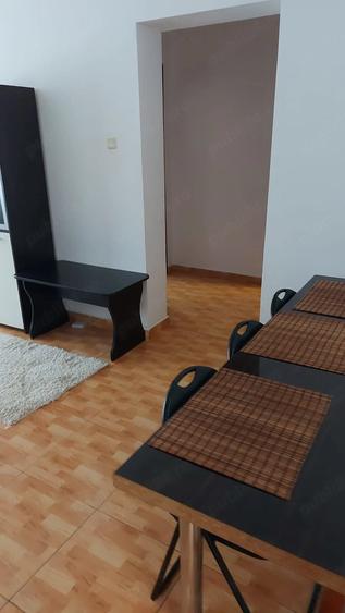 Apartament cu 2 camere decomandat în Far