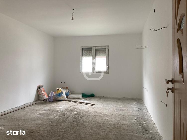 Casă cu 5 camere cu Teren 1330 Mp în Central