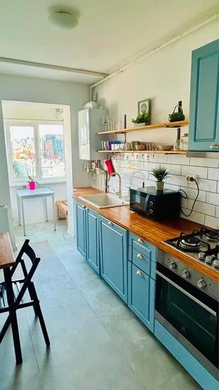 Apartament cu 2 camere semidecomandat, mobilat în Semicentral