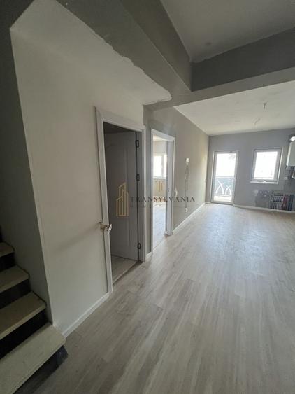 Apartament cu 4 camere semidecomandat în Turnișor
