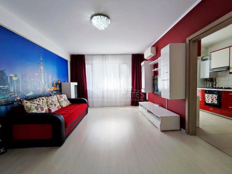 Apartament cu 3 camere semidecomandat, mobilat în Băneasa