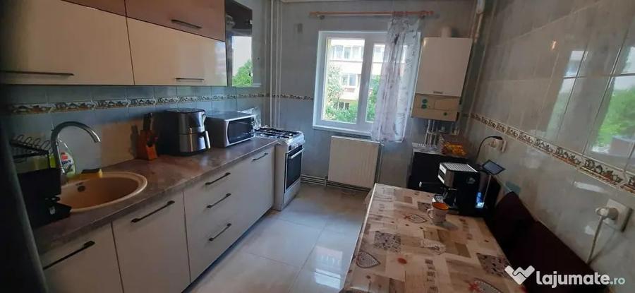 Apartament cu 2 camere decomandat în Răcădău