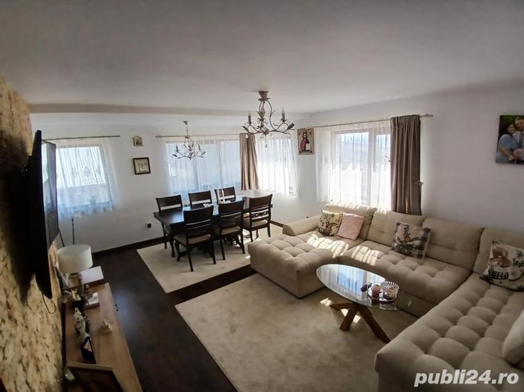 Casă cu 4 camere cu Teren 250 Mp în Central