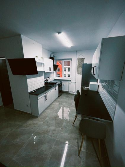 Apartament cu 3 camere decomandat în Nufărul