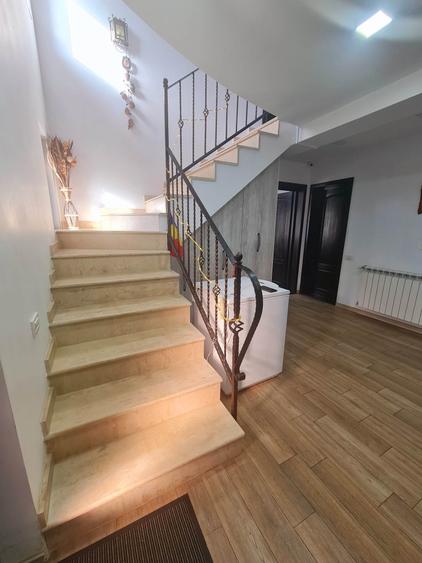 Casă cu 5 camere cu Teren 537 Mp în Buzaului