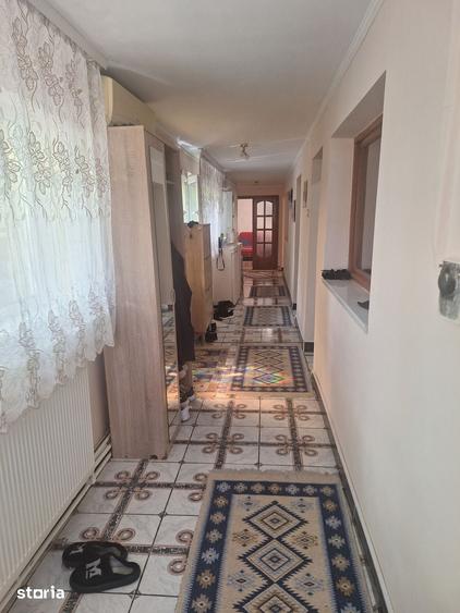 Casă cu 5 camere cu Teren 211 Mp în Brătianu