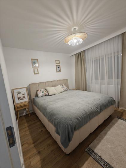 Apartament cu 4 camere decomandat în Central