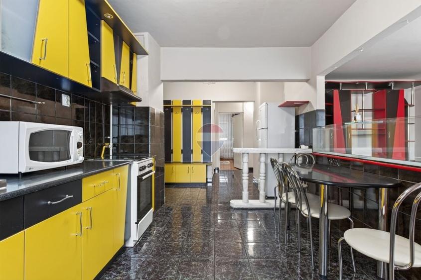 Apartament cu 3 camere semidecomandat în Aurel Vlaicu