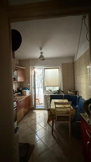 Apartament cu 3 camere decomandat în Berceni