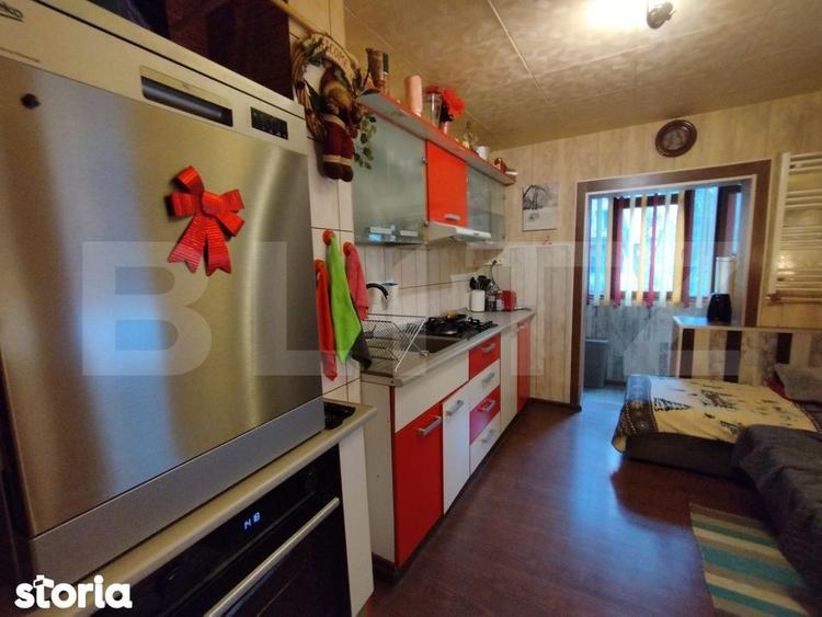 Apartament cu 3 camere decomandat în Nicolina