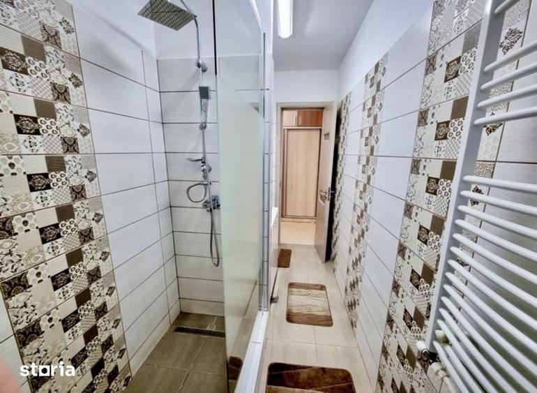 Garsonieră decomandată în Decebal