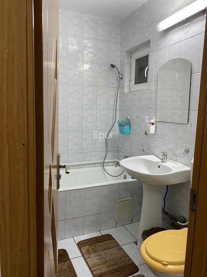Inchiriez Garsoniera, Drobeta Turnu Severin 38 MP, Etaj 1 Bloc de apartamente, Instalatie de gaz, Strada Crisana(Zona Stomatologie) Pret 900 lei