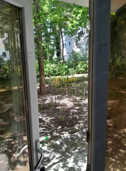 Apartament cu 3 camere decomandat în Podu Roș