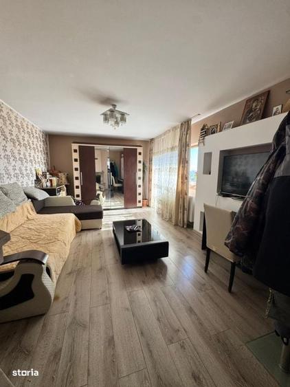 Casă cu 4 camere cu Teren 1300 Mp în Central