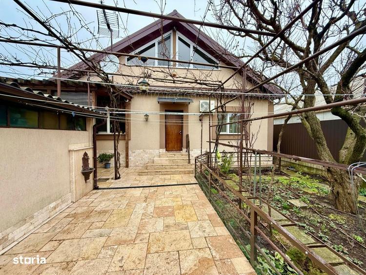Casă cu 4 camere cu Teren 250 Mp în Central