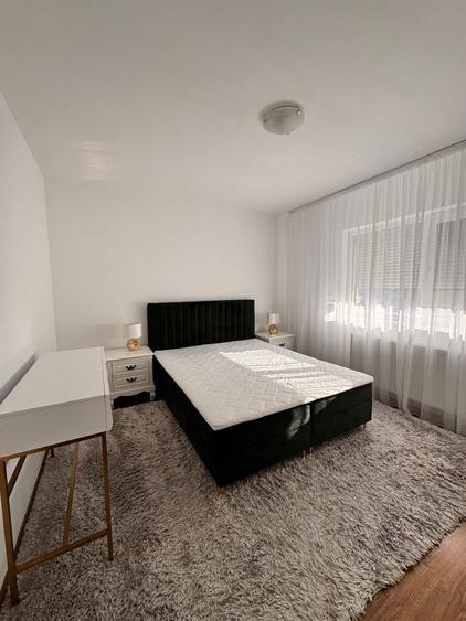 Apartament cu 3 camere semidecomandat în Valea Lupului