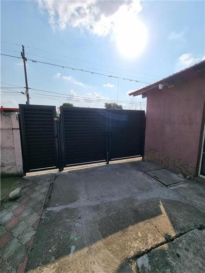 Casă individuală cu 6 camere cu Canalizare în Brânceni