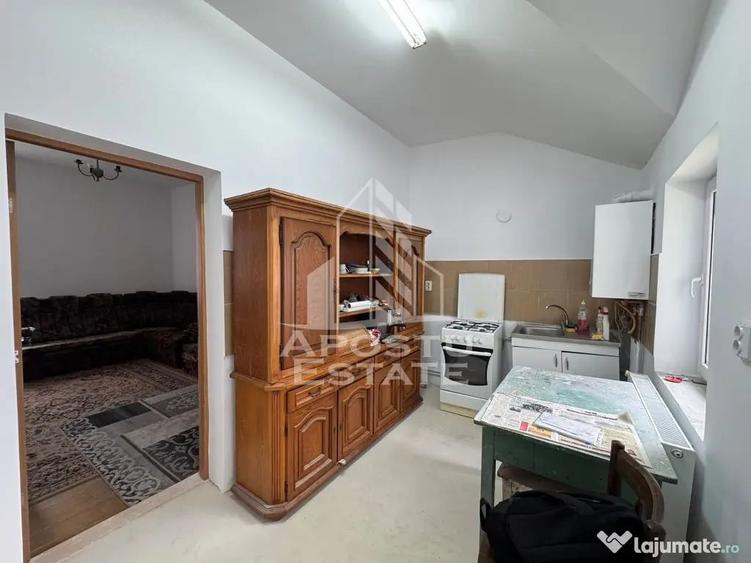 Apartament cu 5 camere semidecomandat în Bălcescu