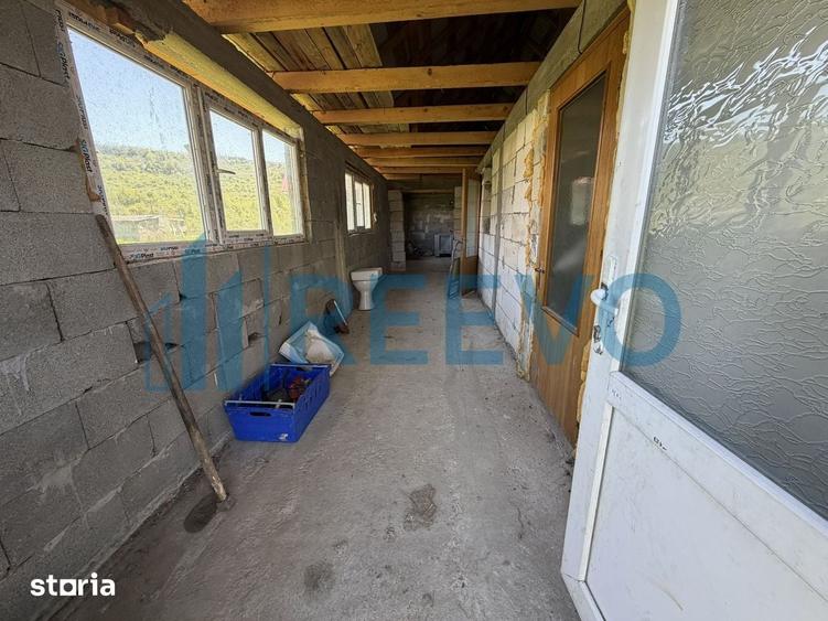 Casă cu 3 camere cu Teren 1800 Mp în Dămienești