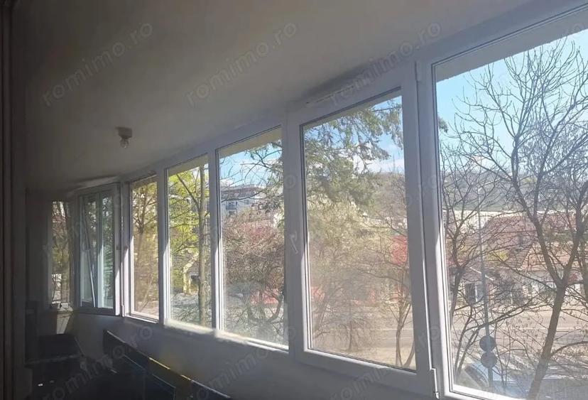 Apartament cu 2 camere decomandat în Tudor