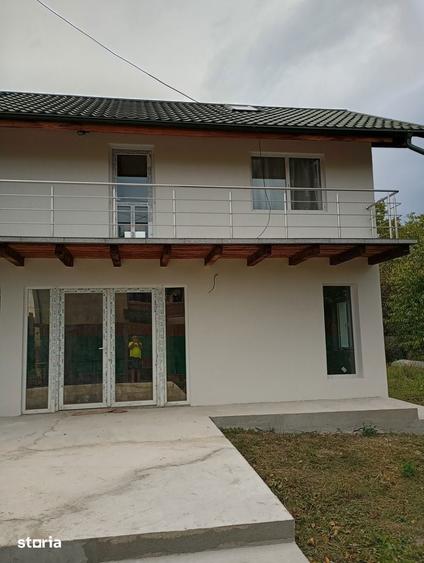 Casă cu 3 camere cu Teren 1000 Mp în Central