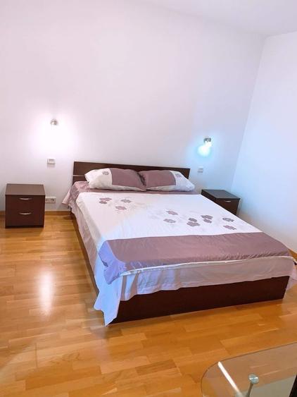 Apartament cu 3 camere decomandat, mobilat în Berceni