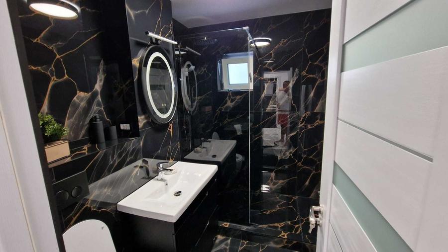 Apartament cu 3 camere decomandat în Alexandru cel Bun