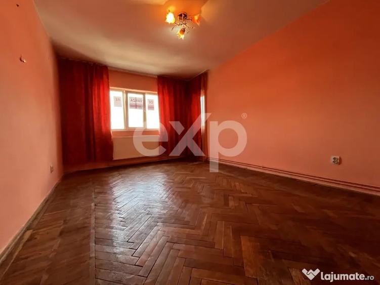 Apartament cu 3 camere decomandat în Central