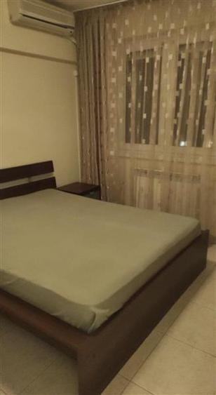 Apartament cu 3 camere semidecomandat în Calea Victoriei