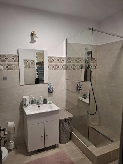 Apartament cu 2 camere semidecomandat în Florești