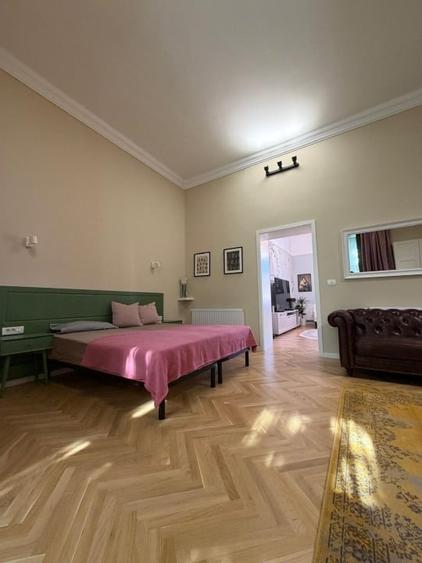 Apartament cu 3 camere circular, mobilat în Central