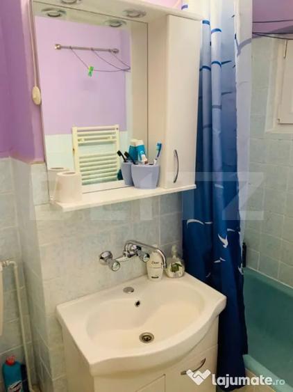 Apartament cu 3 camere decomandat, mobilat în Central
